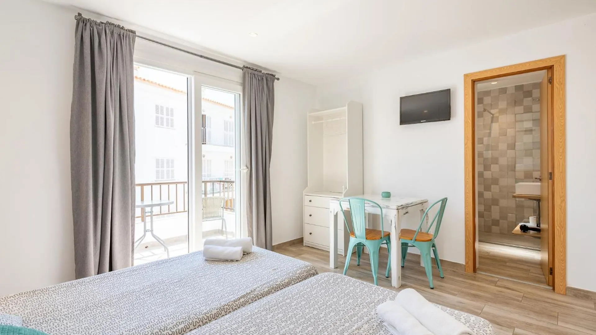 Apartamentos Marivent By Mhr Portocolom
